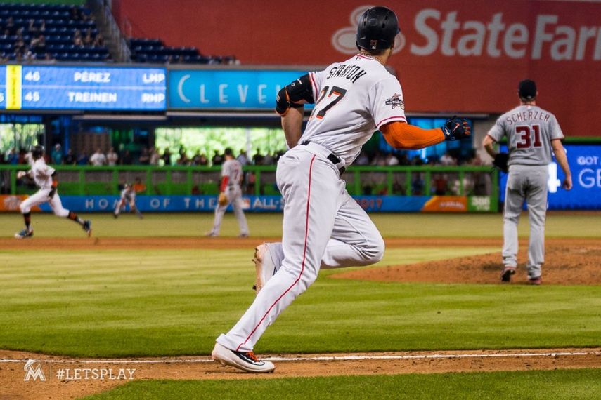 Stanton pegó el hit para remolcar la carrera que le dio el triunfo a los peces.&nbsp;