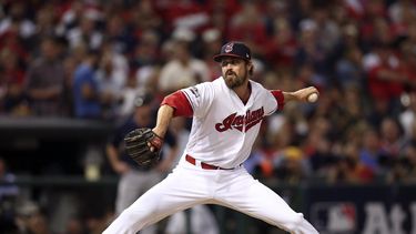 Andrew Miller se convirtió en el quinto relevista en ganar el premio Más Valioso en final de liga