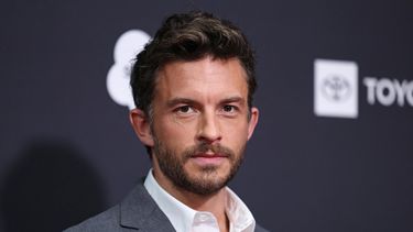 El actor inglés Jonathan Bailey asistió a la gala Time100 Next en Chelsea Piers, Nueva York, el 30 de octubre de 2025.&nbsp;
