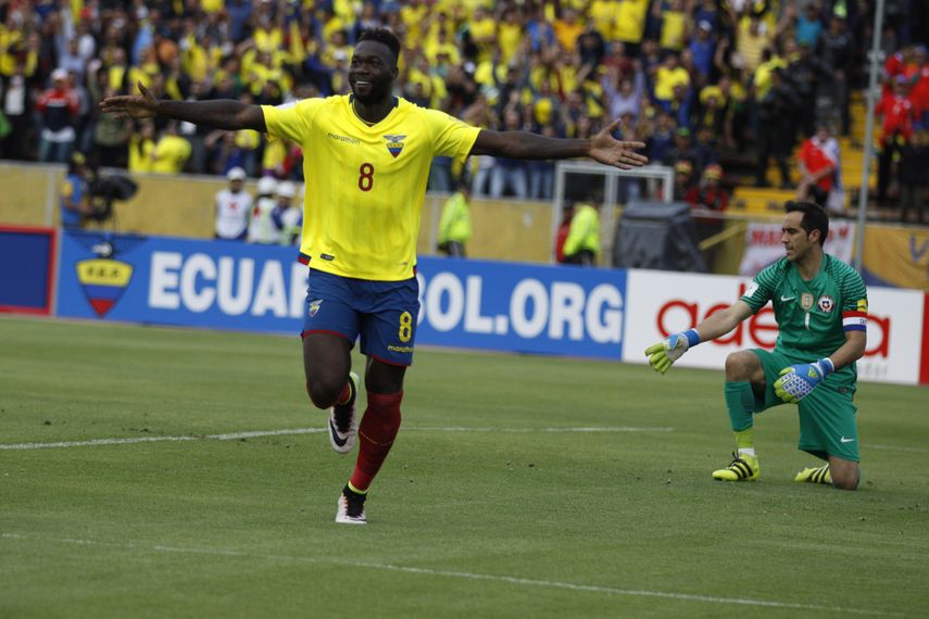 Felipe Caicedo celebra el tercer gol que sentenció el juego a favor de los meridionales