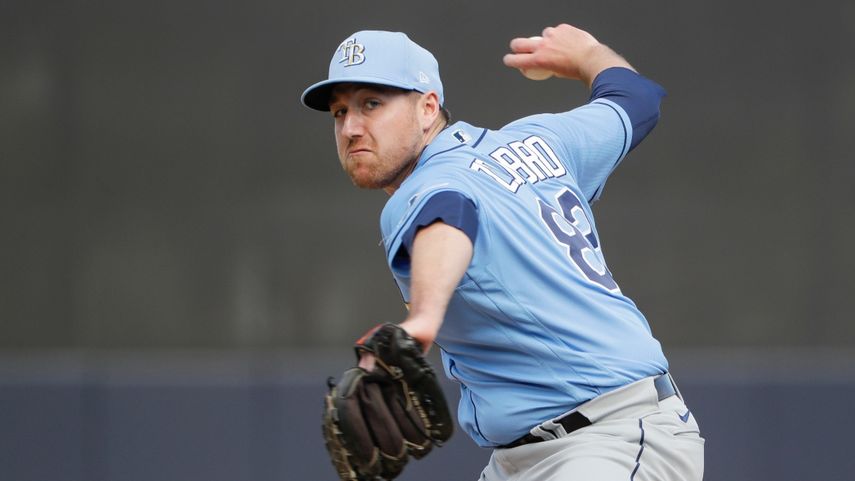 Tyler Zombro de los Rays de Tampa Bay realiza un lanzamiento durante la sexta entrada de un juego de béisbol de entrenamiento de primavera contra los Yanquis&nbsp; de Nueva York el jueves 27 de febrero de 2020 en Tampa, Florida&nbsp;