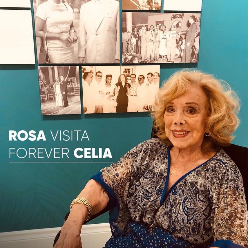 Rosita Fornés visita la exposición Forever Celia, en Miami.