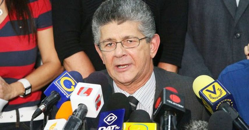 Yo no me voy a presentar al TSJ&nbsp;y que preparen unas cadenas para que me saquen de la AN&nbsp;porque yo no me voy a entregar, dijo Ramos Allup&nbsp;