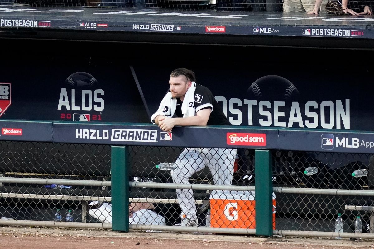 El relevista Liam Hendricks molesto por la eliminación de los Medias Blancas de Chicago ante Astros de Houston El relevista Liam Hendricks molesto por la eliminación de los Medias Blancas de Chicago ante Astros de Houston