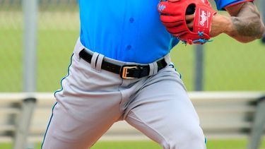 El dominicano Sandy Alcántara, de los Marlins de Miami, hace un lanzamiento durante una práctica de pretemporada, el 15 de marzo de 2022, en Jupiter, Florida&nbsp;