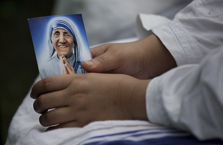Según el órgano de la Conferencia Episcopal de Italia, Avvenire, la misa para la canonización de la Madre Teresa, se llevará a cabo el 4 de septiembre de 2016. (EFE)