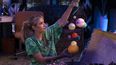 En esta imagen proporcionada por Amazon, Emma Roberts en una escena de Space Cadet.&nbsp;