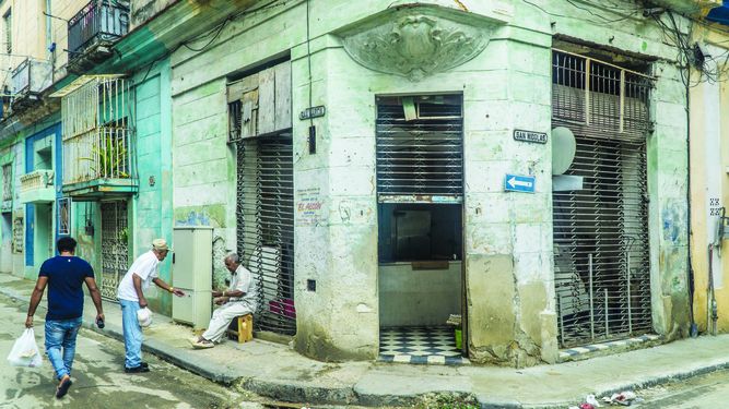 Vista parcial de una calle en La Habana.