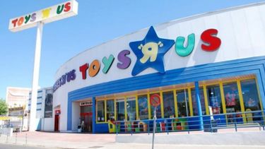 Entre los principales acreedores de Toys R Us están dos de los mayores fabricantes de juguetes del mundo, Mattel, con una deuda de más de 135 millones de dólares, y Hasbro, con una deuda de 59 millones de dólares.