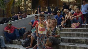 El presidente Donald Trumpm acusó hoy a las autoridades mexicanas de ser incapaces de detener la&nbsp;caravana&nbsp;de inmigrantes procedentes de Honduras.