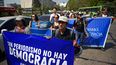 Periodistas protestan frente a la Corte Suprema en Ciudad de Guatemala.