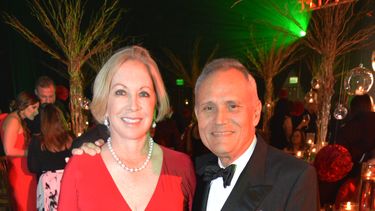 Jennifer Villa y el Dr. Luis Villa  