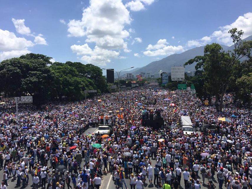 La actividad en Caracas iniciará a las 10 de la mañana, y contará con seis puntos de concentración antes de partir a la autopista. Una vez allí, los dirigentes indicarán el rumbo final de la movilización.