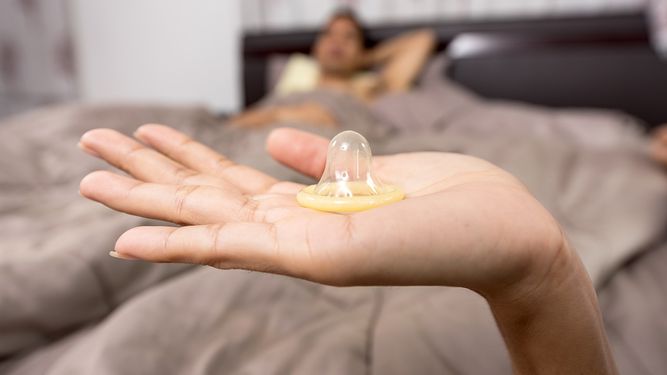 Los expertos están sugiriendo una campaña de uso del condón para prevenir las enfermedades de transmisión sexual.&nbsp;