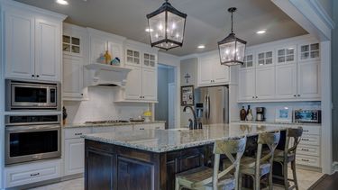 Las ventas de casas nuevas han proseguido en fuerte descenso que experimentan desde principios de 2022.