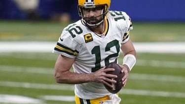 Aaron Rodgers regresa después de considerar el retiro