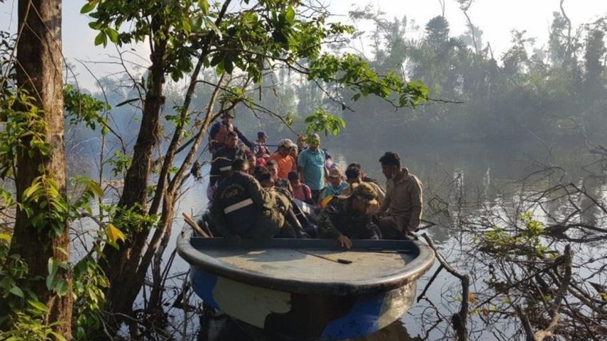 Efectivos del Ejército de Nicaragua trabajan en el control del incendio en la reserva Indio Maiz.