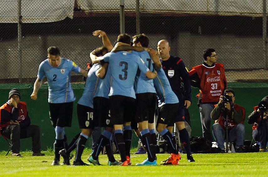 Uruguay tiene seis puntos y no ha recibido goles en sus primeros dos juegos. (EFE)