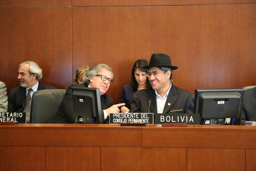 El secretario general de la OEA Luis Almagro y el presidente del Consejo Permanente Diego Pary el 15MAY17.&nbsp;