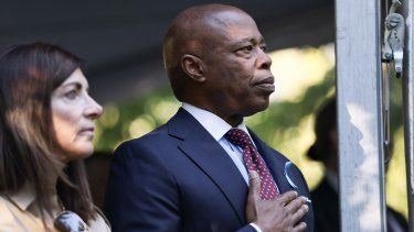 El alcalde de la ciudad de Nueva York, Eric Adams, asiste a la Ceremonia Anual de Conmemoración del 11-S en el Memorial y Museo Nacional del 11-S el 11 de septiembre de 2025 en la ciudad de Nueva York.