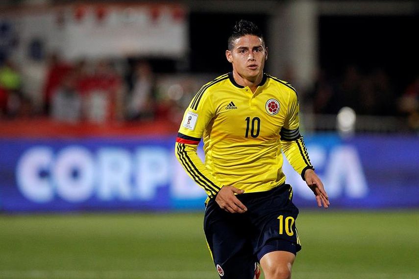 James Rodríguez anotó el gol del empate que bajó a Chile de la tabla. (EFE)