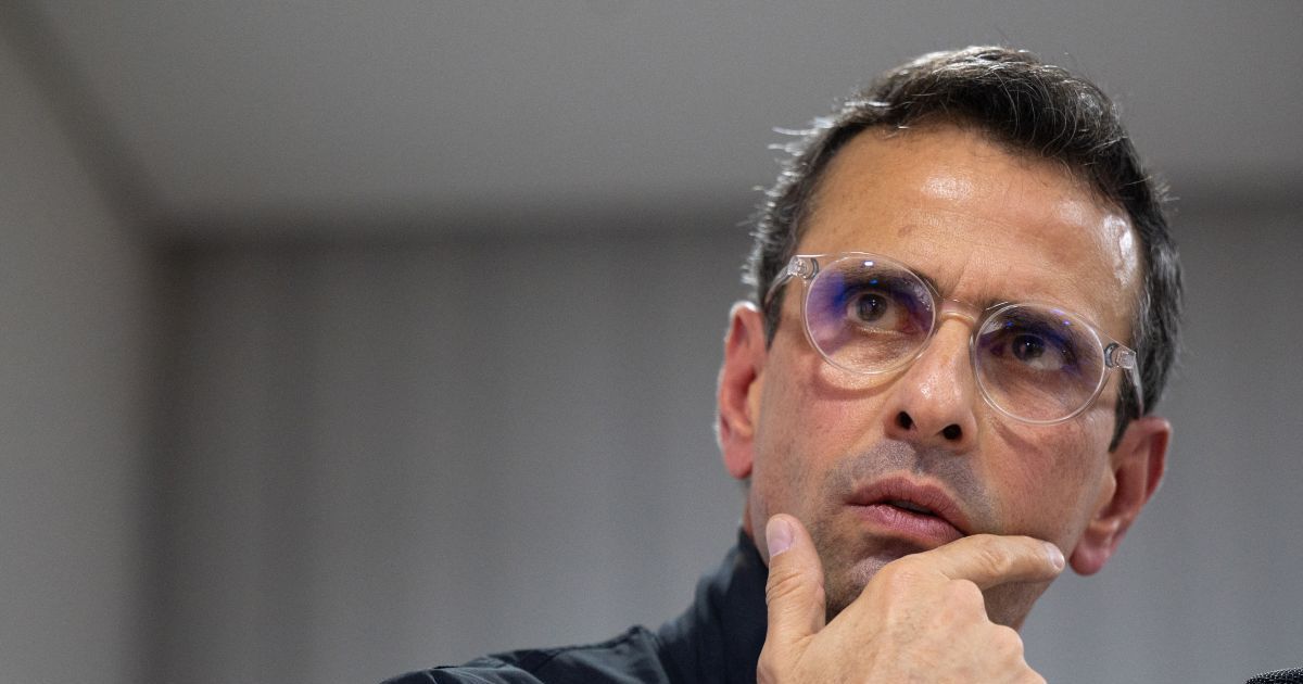 Henrique Capriles queda en evidencia con su “doble discurso”
