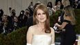 Julianne Moore llega a la gala del Museo Metropolitano de Arte a beneficio del Instituto del Vestuario el 2 de mayo de 2022 en Nueva York.&nbsp;