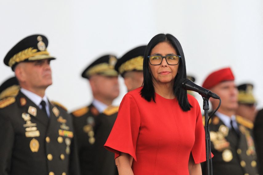 El desafío de Delcy Rodríguez es buscar el dinero para el pago de honorarios de la defensa de Maduro y de Flores
