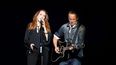 Patti Scialfa y Bruce Springsteen actúan en el escenario del Festival de Comedia de Nueva York y la Fundación Bob Woodruff el 5 de noviembre de 2018 en la ciudad de Nueva York.