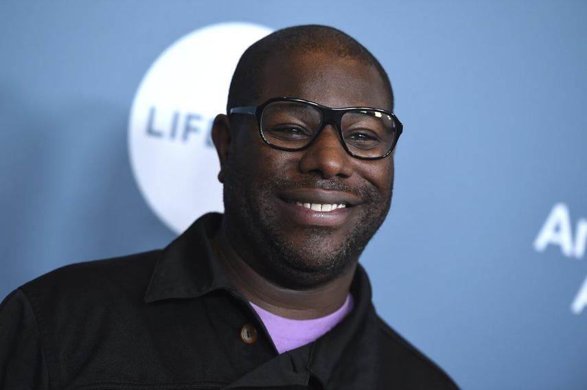 Steve McQueen llega al evento Women in Entertainment Breakfast de The Hollywood Reporter en Los Angeles el 5 de diciembre de 2018.&nbsp;Tres pel&iacute;culas originales del director galardonado con el Oscar Steve McQueen debutar&aacute;n en el Festival de Cine de Nueva York este a&ntilde;o.