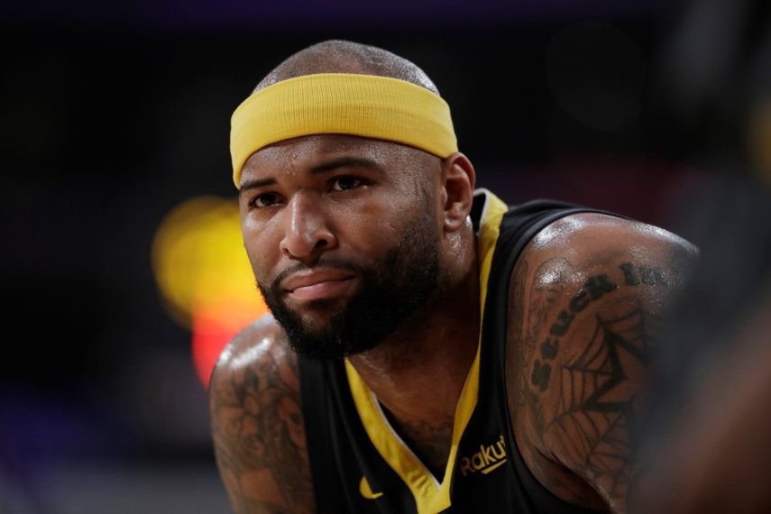 El pivot firmó con los Lakers en julio como agente libre, pero sufrió una lesión de la rodilla hace pocos días durante un entrenamiento.&nbsp;Tendrá que someterse a una cirugía de rodilla que podría dejarlo fuera por toda la temporada.