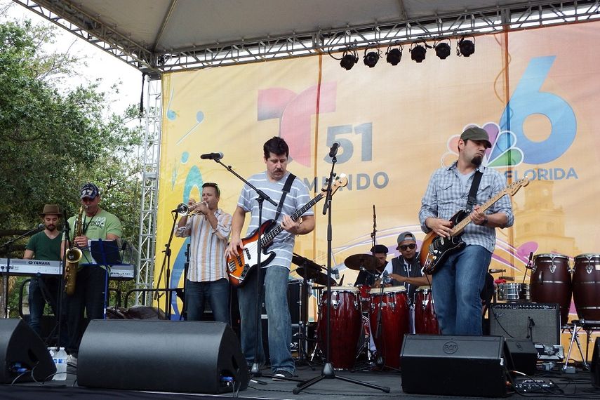 La agrupación Electric Piquete impresionó por su acertada fusión de latin jazz con sonidos tropicales. (JESÚS HERNÁNDEZ)