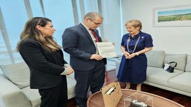 La ex presidenta de Panamá se reunió con el embajador de Israel en ese país y le entregó una carta en donde muestra su pesar tras los ataques terroristas de Hamás