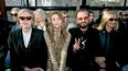 El cantante de rock británico Paul McCartney, la modelo y actriz estadounidense Paris Jackson, el músico Ringo Star y su esposa, la actriz estadounidense Barbara Bach, asisten antes de la presentación de las creaciones de Stella McCartney para la colección Prêt-à-porter femenino Otoño-Invierno 2024/ Colección 2025 como parte de la Semana de la Moda de París, en París, el 4 de marzo de 2024.
