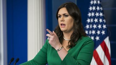 La secretaria de prensa de la Casa Blanca, Sarah Sanders, habla este martes 19 de diciembre de 2017 durante una rueda de prensa sobre la reforma fiscal aprobada por la Cámara de Representantes de EEUU.&nbsp;