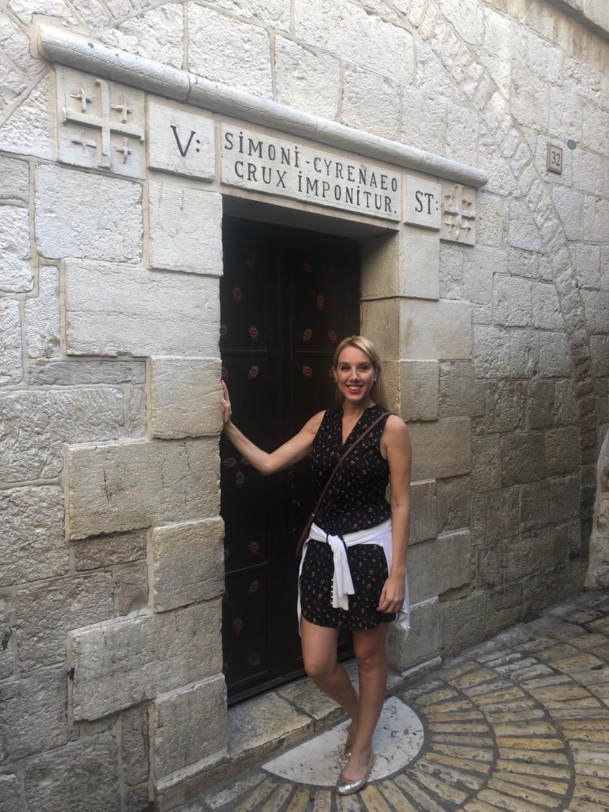 La galardonada periodista Adriana Navarro durante una de sus visitas a Israel.