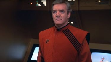 Richard Herd en la serie V.&nbsp; 