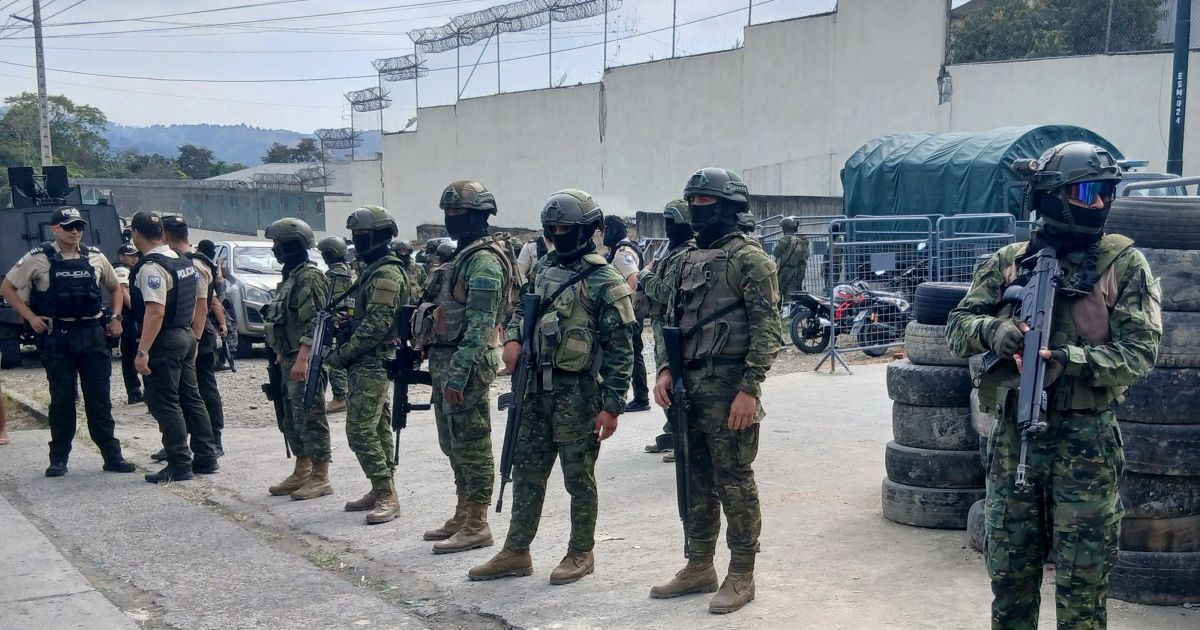 ¿Cuáles son los escenarios posibles para las bases militares extranjeras en Ecuador?