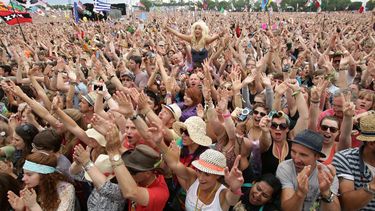 El festival de música Glastonbury que se celebra cada año en el Reino Unido. 