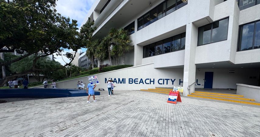 Sede del ayuntamiento de Miami Beach, uno de los precintos habilitados para votación anticipada