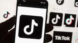Reporte de prensa asegura que la app Tio Tok no es buena para detectar anuncios que contienen desinformación descarada sobre las elecciones en Estados Unidos.&nbsp;