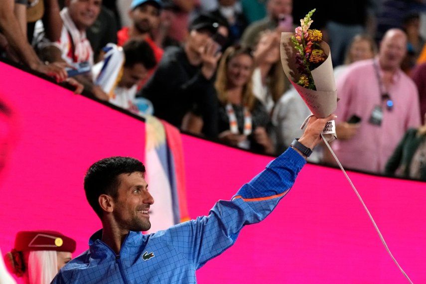Novak Djokovic celebra tras vencer a Andrey Rublev en los cuartos de final del Abierto de Australia, el miércoles 25 de enero de 2023.&nbsp;