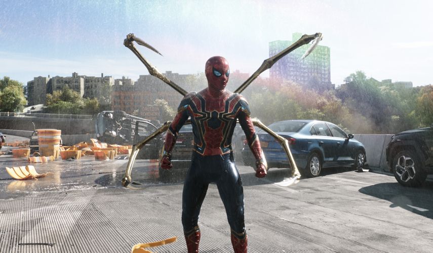 En esta imagen difundida por Sony Pictures, Tom Holland en una escena de Spider-Man: No Way Home de Columbia Pictures.