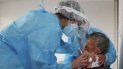 Una anciana recibe una dosis de la vacuna Sinovac Biotech CoronaVac de China para el COVID-19 en el Centro Especial para Mujeres José Joaquín Vargas en Sibate, Colombia, el miércoles 24 de febrero de 2021. Una anciana recibe una dosis de la vacuna Sinovac Biotech CoronaVac de China para el COVID-19 en el Centro Especial para Mujeres José Joaquín Vargas en Sibate, Colombia, el miércoles 24 de febrero de 2021.