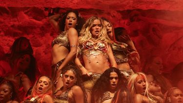 La cantante colombiana Karol G actúa en el escenario de Coachella durante el Festival de Música y Artes de Coachella Valley 2026 en Indio, California, el 12 de abril de 2026.&nbsp;