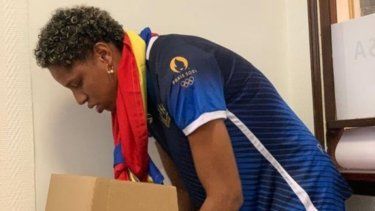 La estrella del atletismo venezolano, Yulimar Rojas, pudo votar en París.