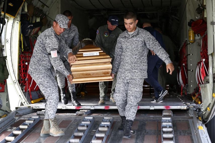 Los restos de los 14 colombianos que murieron en el accidente de autobús en Ecuador fueron repatriados a su país.