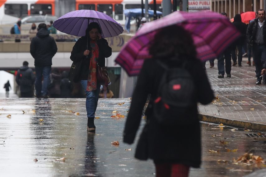 En la localidad de Los Ángeles, afectada el jueves por un tornado, 172 viviendas dañas
