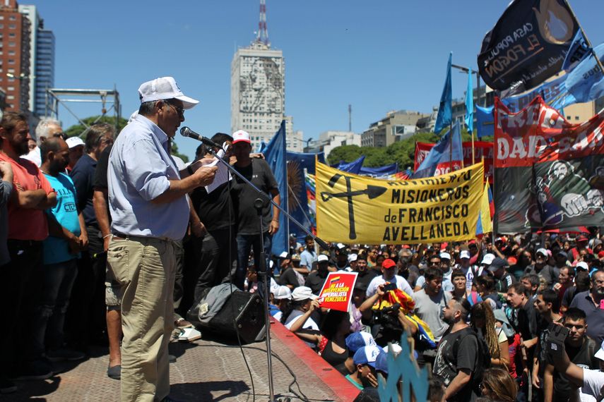 Los trabajadores reclaman medidas sociales que les permitan vivir con un piso básico de dignidad.