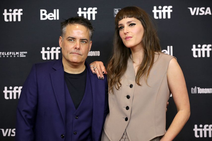 Sebastián Lelio y Amalia Kassai asisten al estreno mundial de Netflix The Wonder en el Festival Internacional de Cine de Toronto en TIFF Bell Lightbox el 13 de septiembre de 2022 en Toronto, Ontario.&nbsp;